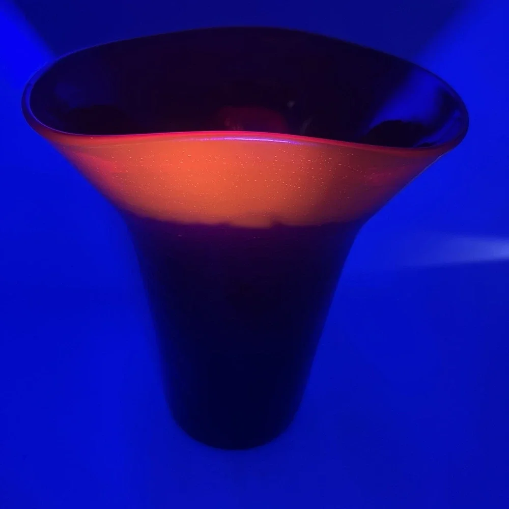 Kanawha Glass‎ Amberina Crackle Vase Flared Rim UV Glow MCM WV Art Glass VTG